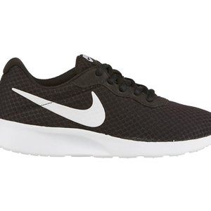 Nike Womens Tanjun Tennis Shoes